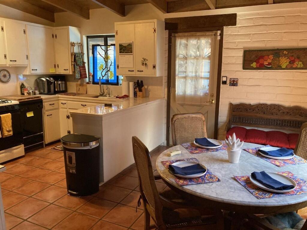 Casa Azul - Cute Centrally Located Adobe With Large Fenced Outdoor Living For Pets And Adults, Non-Smoking Tucson Luaran gambar